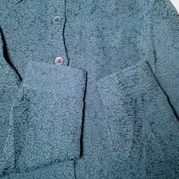 TravelSmith Blouse Petite Small SP Blue Long Sleeve Textured Leaf Collar Button - Picture 9 of 10